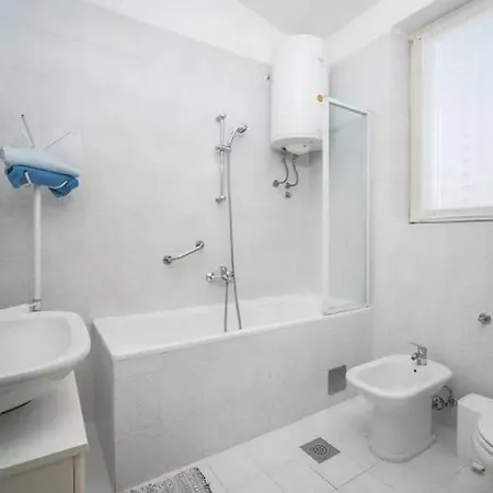 Holiday home House With A Swimming Pool - 23000