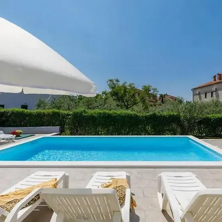 House With A Swimming Pool - 23000 Holiday home *